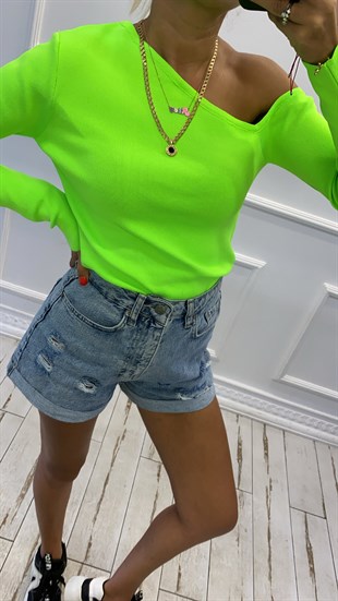 Kayık Yaka Neon Yeşil Triko Bluz